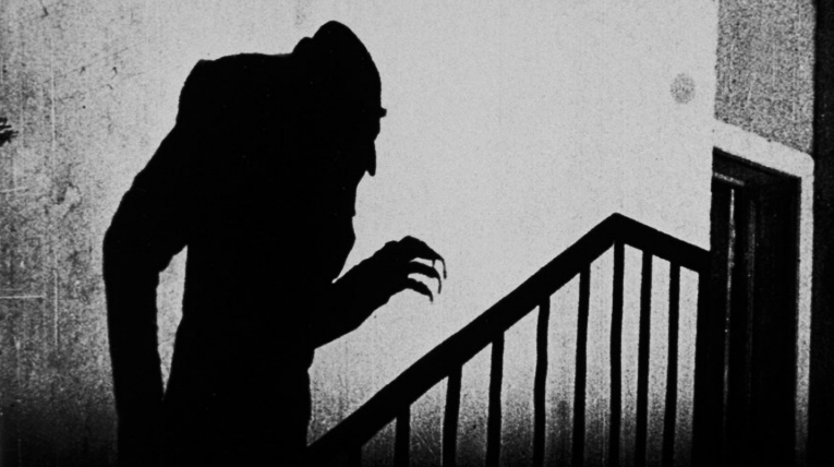 Nosferatu 100, il capolavoro del cinema muto in versione restaurata e sonorizzato live con musica elettronica.